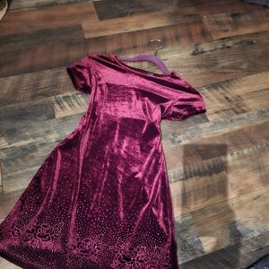 Basic Editions Asymmetrical Velvet Dress in Deep Burgundy Girls Size 10/12